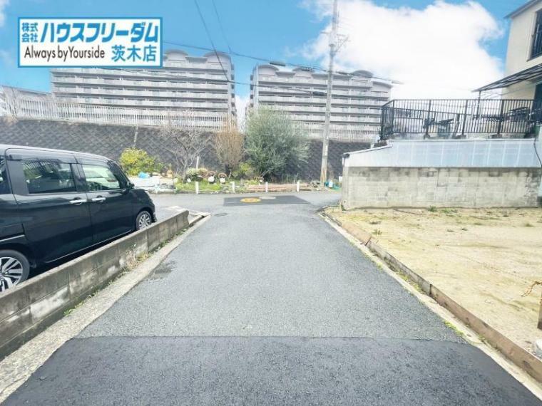 現況写真 外観 前面道路