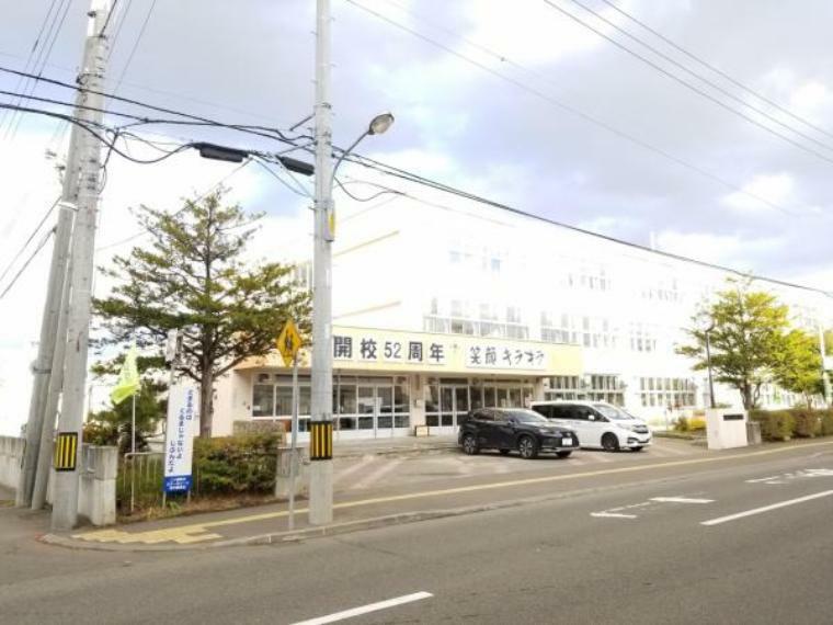 小学校 【小学校】札幌市立二十四軒小学校まで約650m、徒歩約9分。