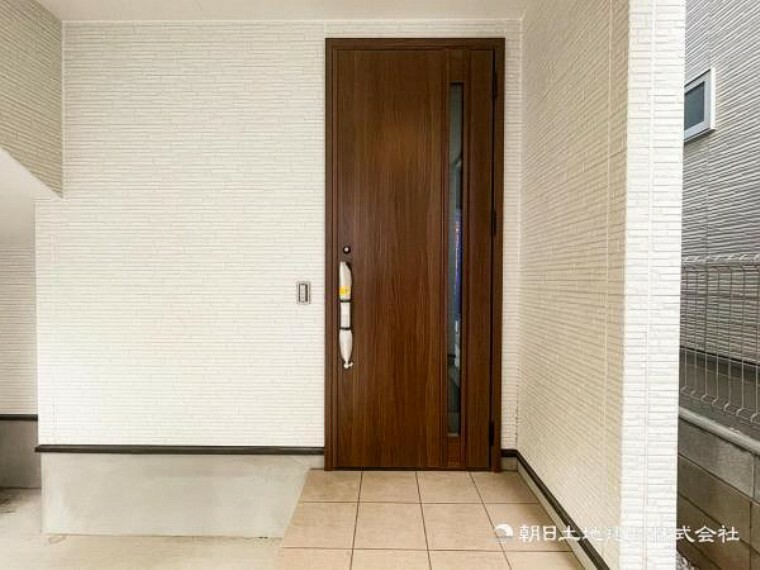 玄関 【玄関】毎日通る場所なので、清潔で快適な場所にしたいですね！玄関ホールは、シンプルかつ清潔感のデザイン