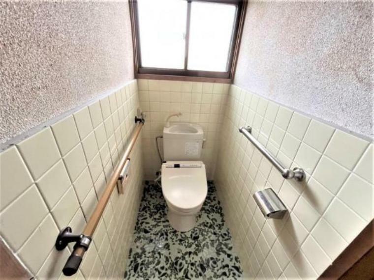 トイレ 現況のトイレ写真です。トイレ新品交換を行います。