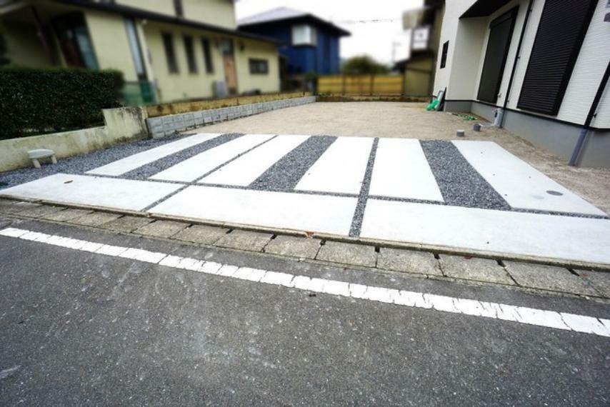 駐車場 カースペース3台分（車種による）