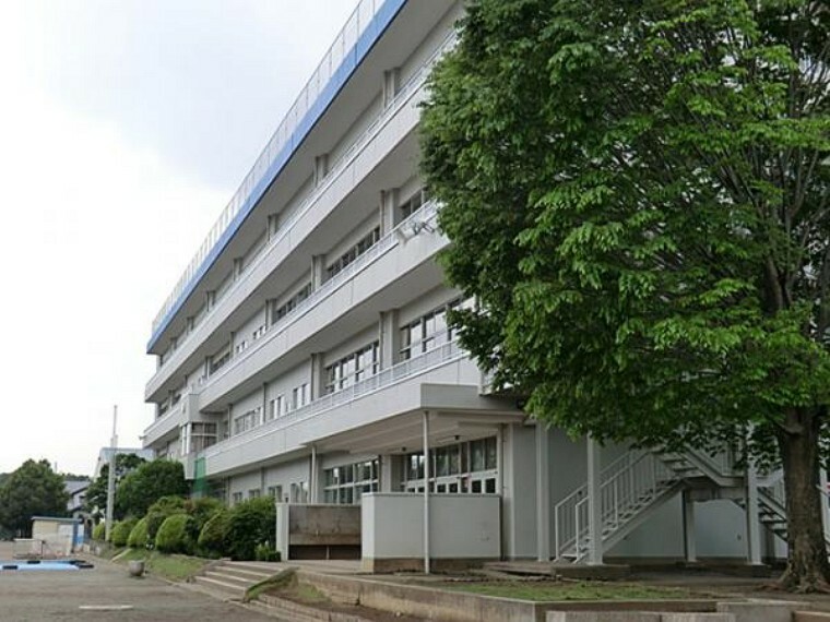 中学校 入間市立向原中学校　580m