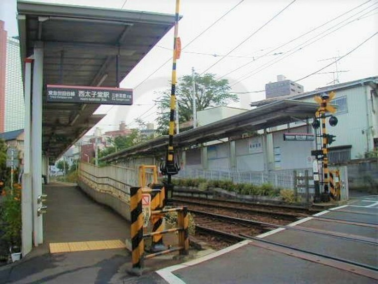 西太子堂駅（東急 世田谷線） 徒歩7分。