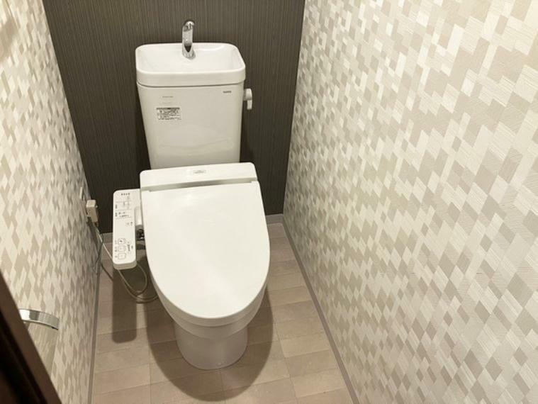 トイレ 【トイレ】温水洗浄機付で快適なレストルーム