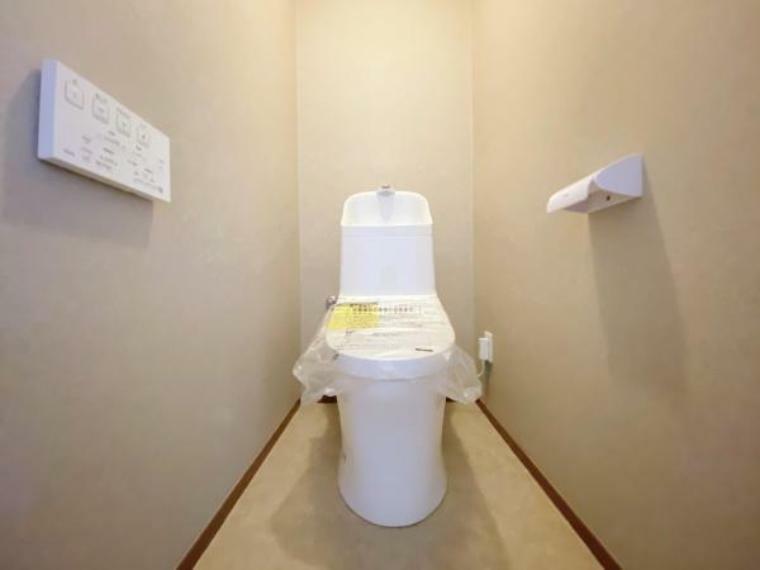 トイレ 【トイレ】 シンプルでスッキリとしたデザインのトイレ。