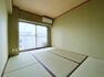 和室 【和室】 日本ならではの「和」を貴重とした和室 リビングと面している為、お子様のお昼寝スペースやプレイスペースとしてもご活用いただけます。