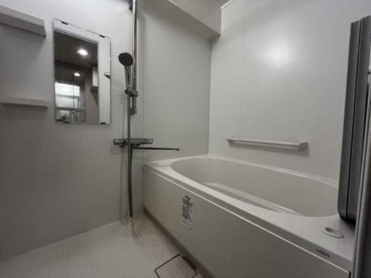 浴室 浴室暖房乾燥機付きのバスルームです！