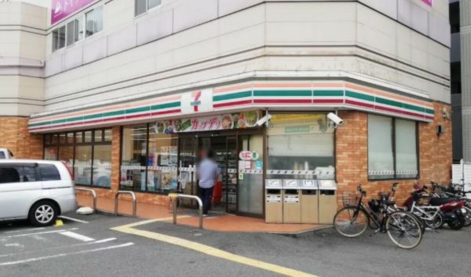 コンビニ セブンイレブン大阪十三本町3丁目店