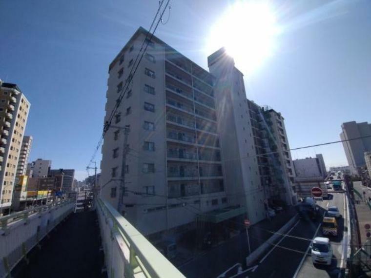 外観写真 阪急神戸線「十三」駅徒歩8分に立地のマンションです！