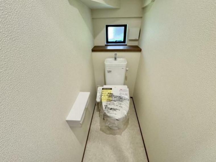トイレ 階段下スペースを有効活用した1階トイレ
