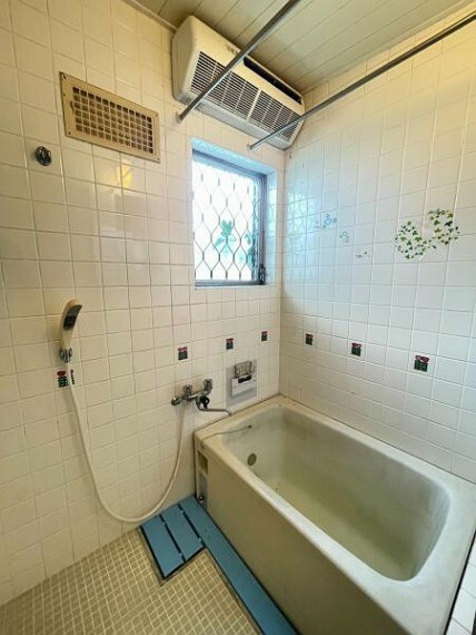浴室 ナチュラルな雰囲気の浴室