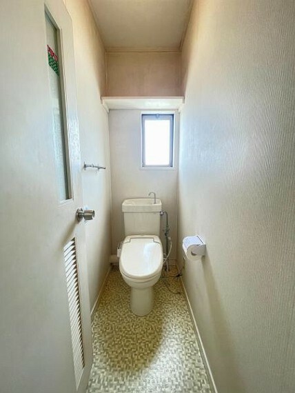 トイレ シンプルであたたかい雰囲気のトイレ