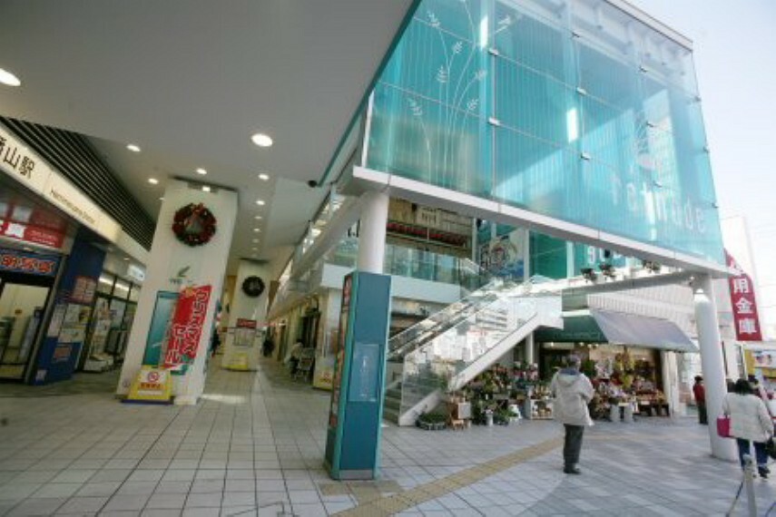 ショッピングセンター 京王リトナード八幡山店:駅直結なので、お仕事帰りにそのままお買い物を済ませることができます！（1425m）