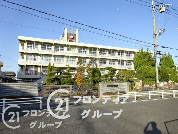 小学校 徒歩14分。大和高田市立陵西小学校