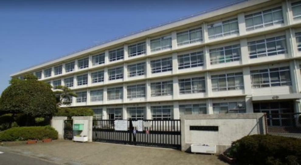 中学校 【中学校】平塚市立神明中学校まで960m
