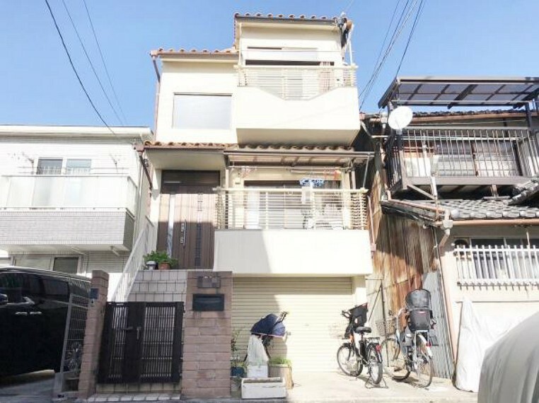 外観写真 木造3階建です