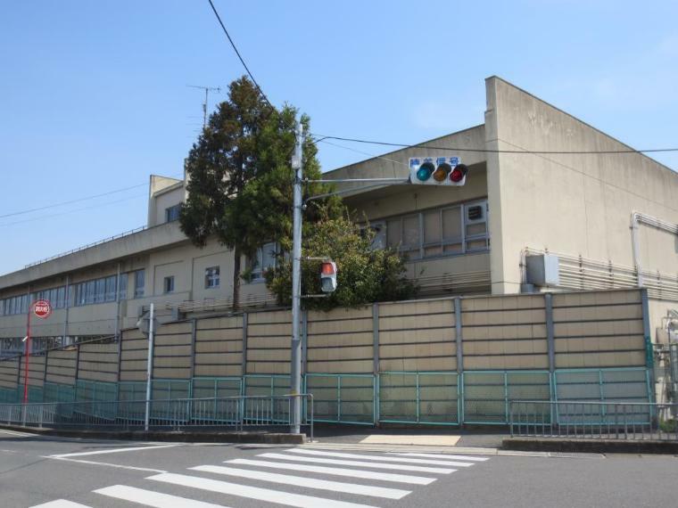 小学校 周辺 平岡小学校