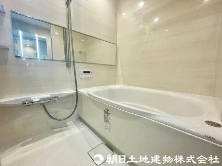 浴室 白を基調とした浴室は清潔感を漂わせます！