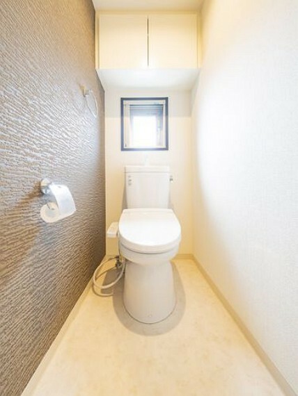 【トイレ】トイレは温水洗浄便座付きです。