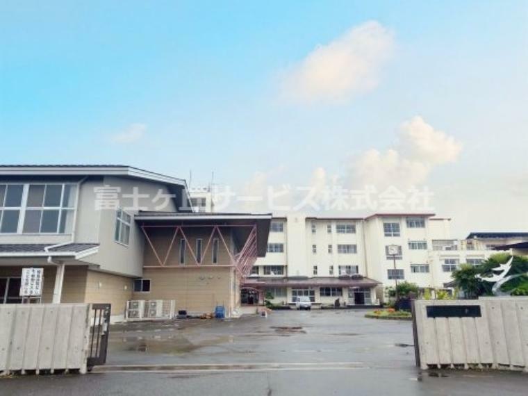中学校 【中学校】掛川市立桜が丘中学校まで581m