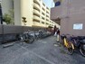 駐輪場 広々とした駐輪場は、自転車の出し入れがスムーズに行えます。
