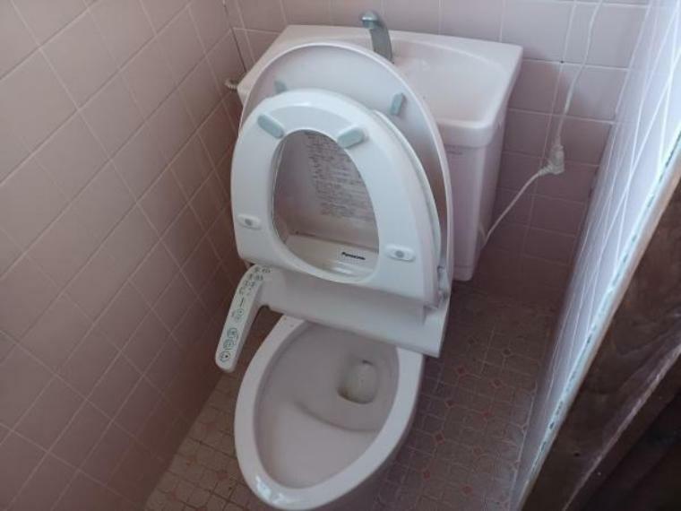1F温水洗浄便座付きのトイレです！