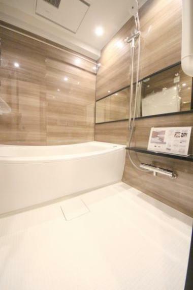 浴室 ■1416サイズの浴室、便利な浴室乾燥機＆追い焚き機能付き