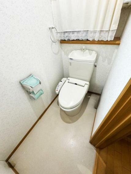 トイレ ■窓のあるウォシュレット付トイレ…実はこの空間がとても落ち着く…時も有りますよね。