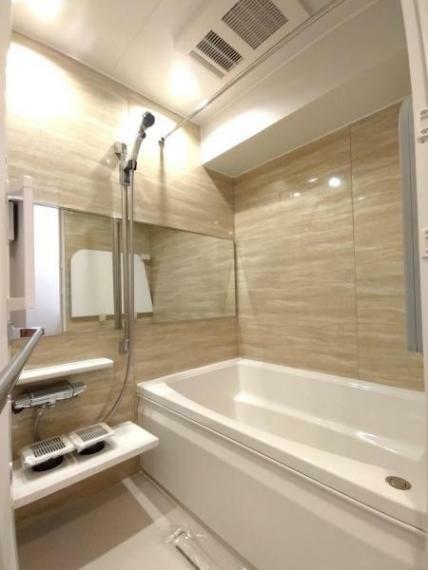 浴室 ■一日の疲れを癒す浴室は、浴室乾燥機や追い焚き機能付きでいつでも快適なバスタイムを
