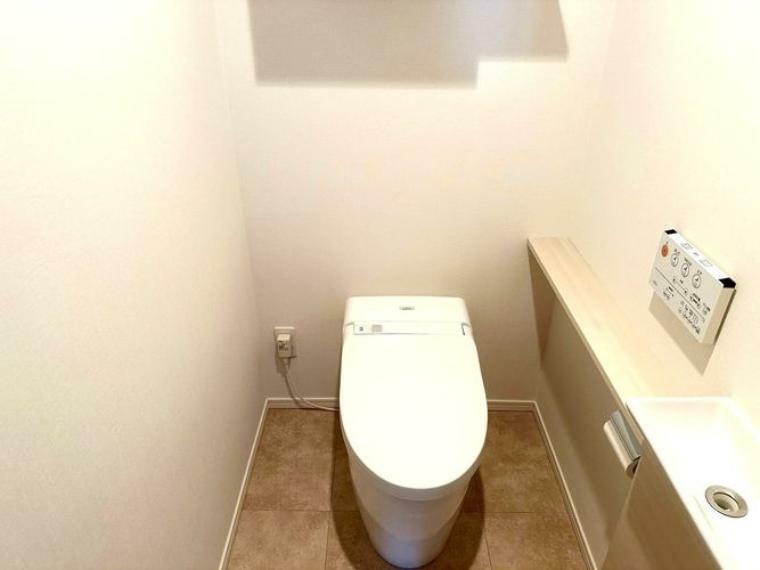 トイレ トイレは温水洗浄便座付です