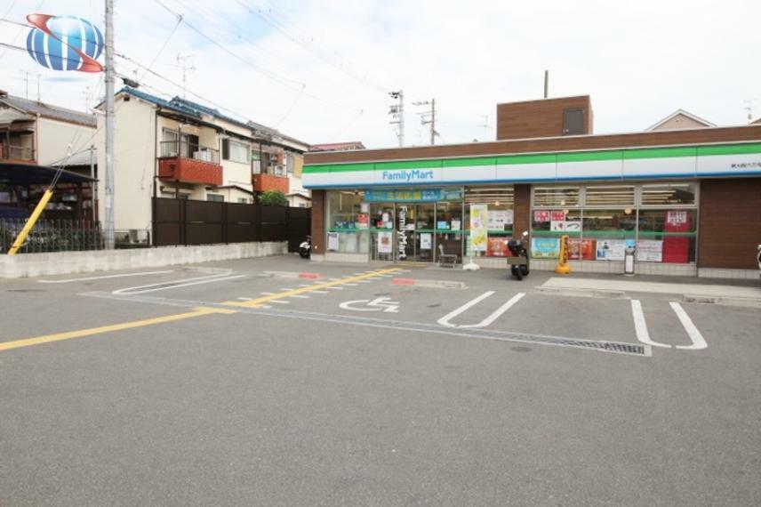 【コンビニエンスストア】ファミリーマート 東大阪六万寺町店まで1100m