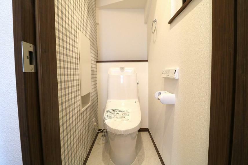 トイレ 白でまとめた清潔感のあるトイレ