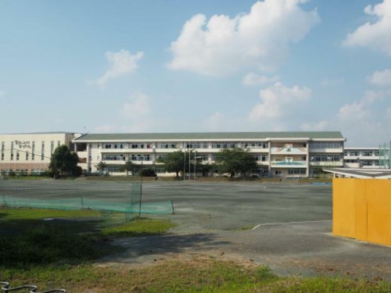 中学校 【中学校】加須市立大利根中学校まで720m