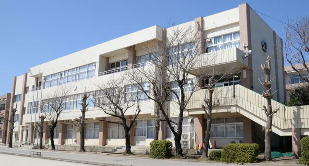中学校 【中学校】船橋市立御滝中学校まで797m