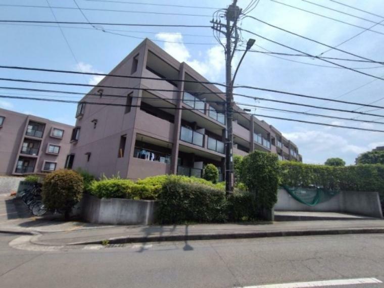 外観写真 新規内装リノベーション　住宅ローン控除適合物件です　南西角部屋につき陽当たり良好です