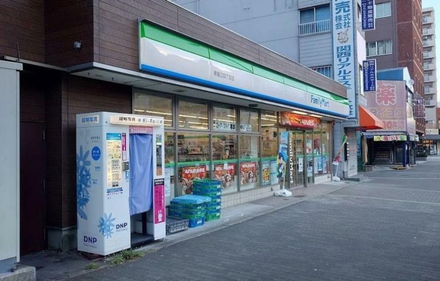 コンビニ ファミリーマート南堀江4丁目店