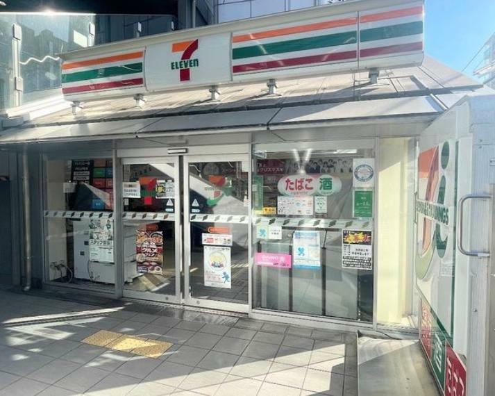 コンビニ セブンイレブン 大阪西九条駅前店24時間営業