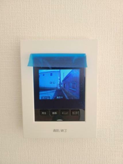 構造・工法・仕様 TVモニター付インターホン　訪問者を画像と音声で確認できる、防犯性に優れた安心のシステム。