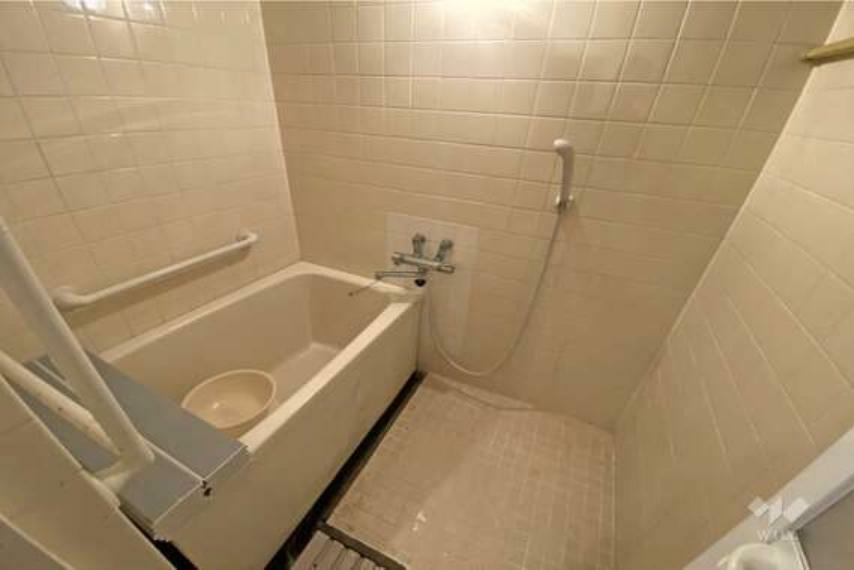 浴室 【浴室】2012年に新調した浴室です。使いやすい1216サイズの浴室で、快適に過ごせそうです。