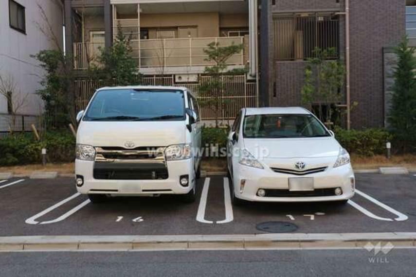 敷地内駐車場 敷地内駐車場（屋外平面式）敷地内には平面駐車場が確保されています。