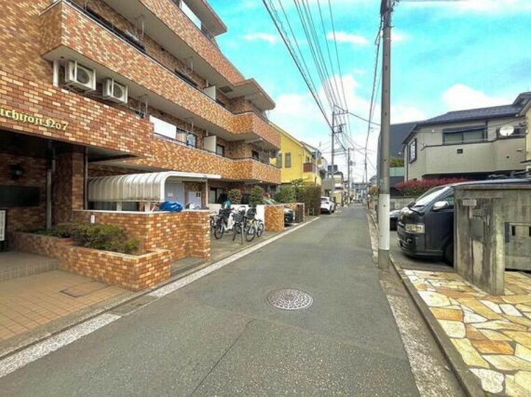 外観写真 交通量や駅までの距離も、購入時の大切なポイントです。実際に現地でご確認ください。