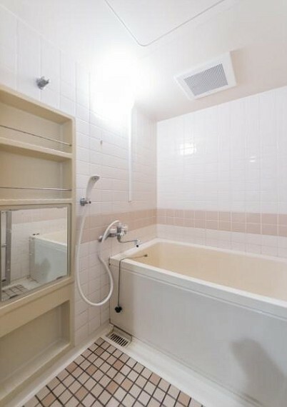 浴室 「バスルーム」 清潔感が大切なバスルーム。落ち着く空間です。