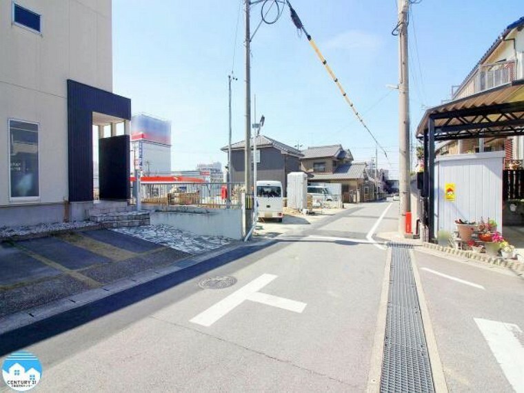 現況写真 前面道路含む現地写真です。