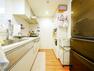 キッチン 【広々空間キッチン】 大きい冷蔵庫も設置可能なキッチンです。