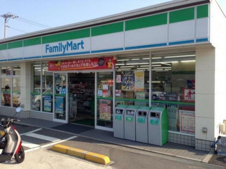 コンビニ ファミリーマート 廿日市陽光台北店