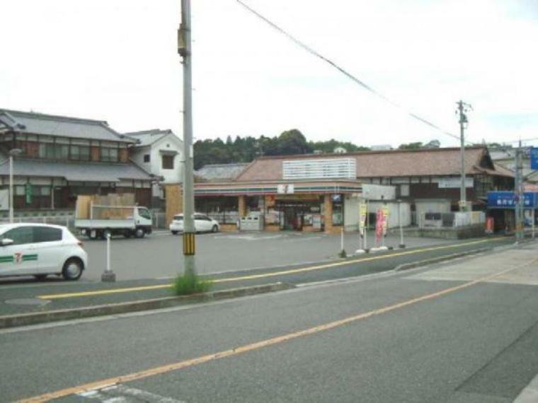 コンビニ セブンイレブン 安芸津三津店