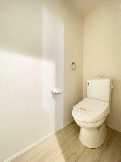 トイレ トイレは1階と3階に配置されていてとても便利です。