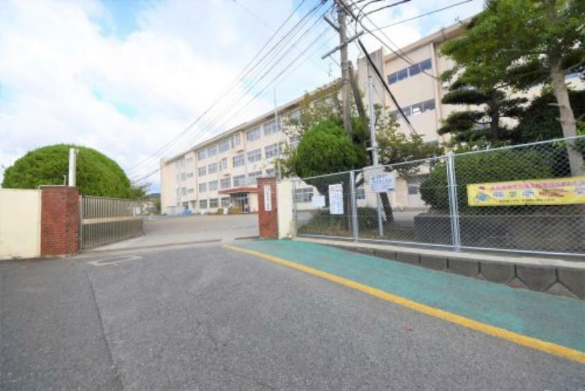 小学校 【小学校】福岡市立和白東小学校まで809m