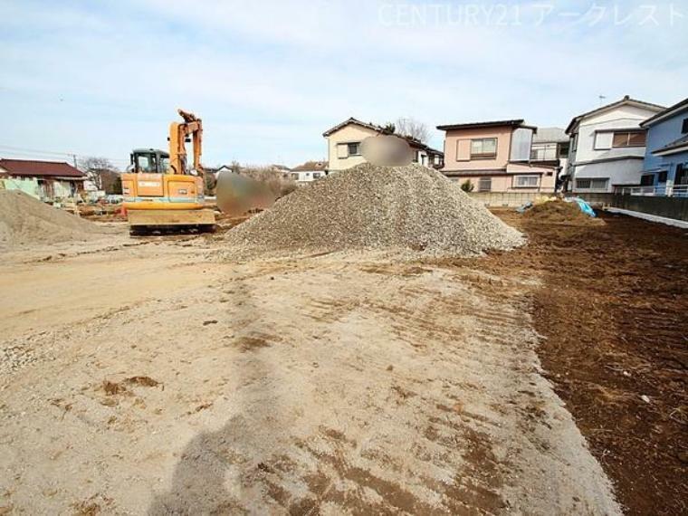 現況写真 西武池袋・豊島線「東久留米」駅まで徒歩20分！ 急行停車駅「ひばりヶ丘」駅までバス乗車11分。「南沢4丁目」停歩6分。