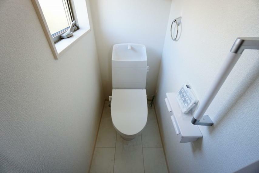 同仕様写真（内観） 同仕様写真。トイレは1階と2階それぞれに設けられています。